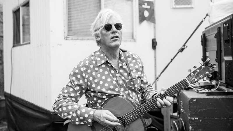 KUTXA BELTZA: Robyn Hitchcock with Luther Russell (goiko aretoan)