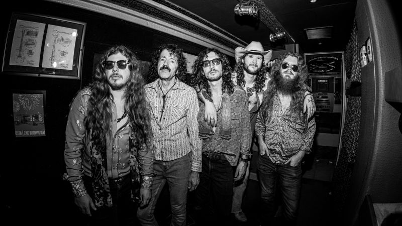 Hippies & Cowboys