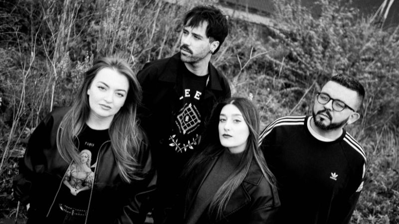 Sua - "Bide ilunek argitzen zuten dena" disko berriaren aurkezpena + Aramu